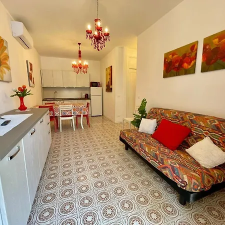 Apartamento Sunny Family With Pool Near The